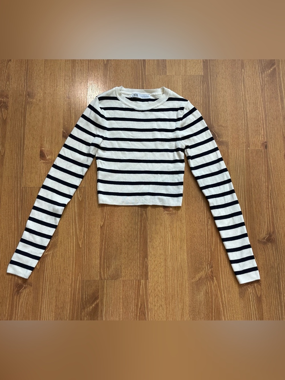 Zara Black and White Striped Long-Sleeve Crop Top Women’s Size Small